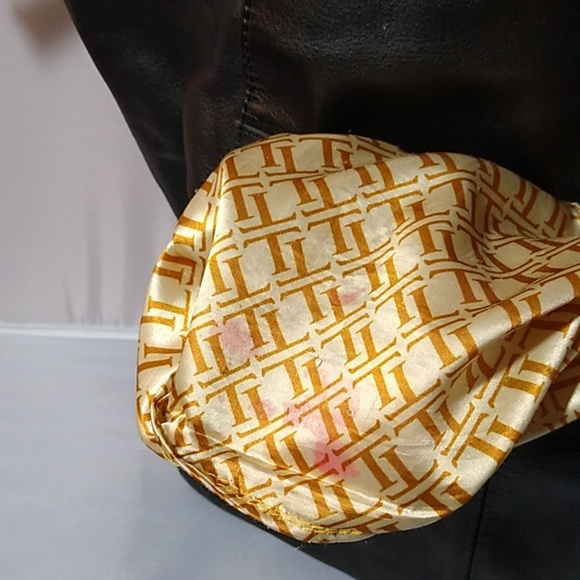 Tignanello black leather shoulder  bag with tassel - Picture 11 of 11